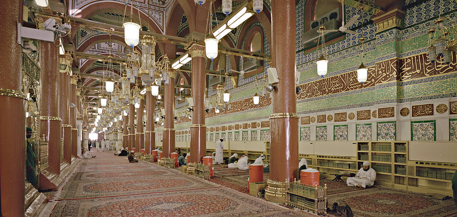 آیات قرآنیہ و خطاطی مسجد نبوی شریف